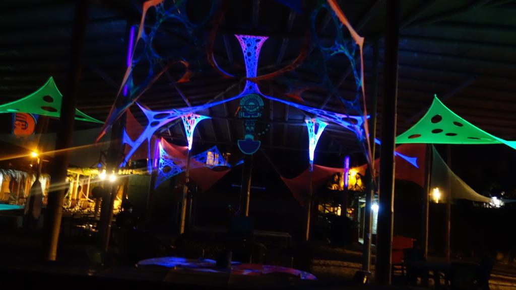 Хостел Psygon Surf Camp Манкора Екстер'єр фото